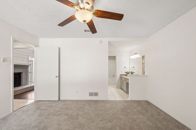 14800 Enterprise Drive 16D, Farmers Branch, TX 75234