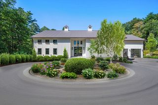 41 Myrtle St, Norfolk, MA 02056