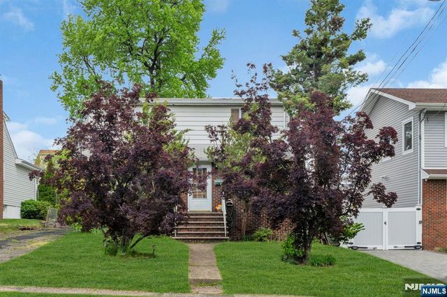 123 Summit Avenue, Elmwood Park, NJ 07407