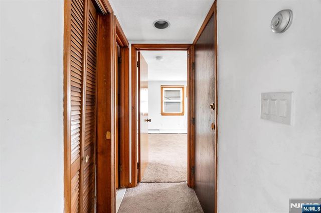123 Summit Avenue, Elmwood Park, NJ 07407