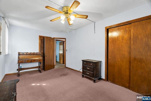 123 Summit Avenue, Elmwood Park, NJ 07407