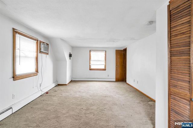 123 Summit Avenue, Elmwood Park, NJ 07407