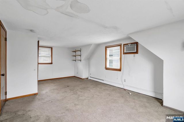 123 Summit Avenue, Elmwood Park, NJ 07407