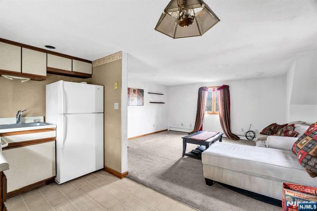 123 Summit Avenue, Elmwood Park, NJ 07407