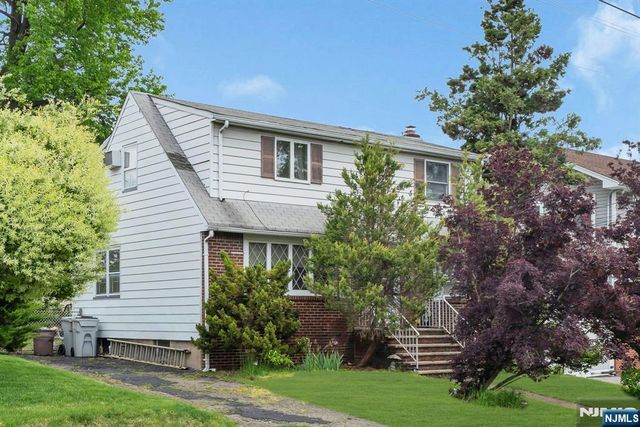 123 Summit Avenue, Elmwood Park, NJ 07407