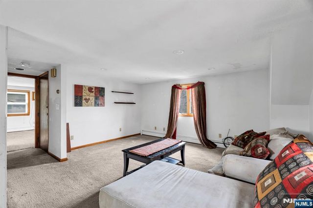 123 Summit Avenue, Elmwood Park, NJ 07407