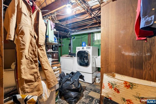 123 Summit Avenue, Elmwood Park, NJ 07407