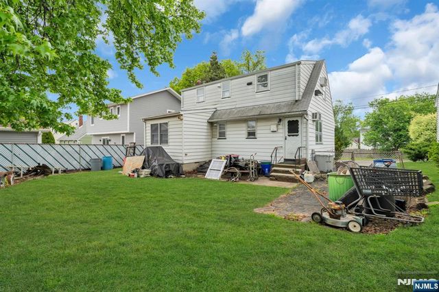 123 Summit Avenue, Elmwood Park, NJ 07407
