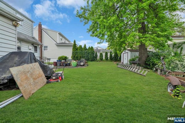 123 Summit Avenue, Elmwood Park, NJ 07407