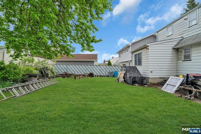 123 Summit Avenue, Elmwood Park, NJ 07407