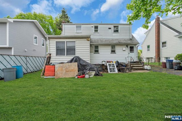 123 Summit Avenue, Elmwood Park, NJ 07407
