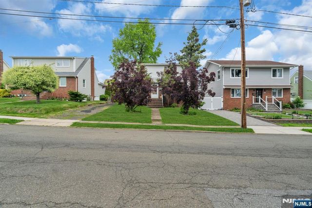 123 Summit Avenue, Elmwood Park, NJ 07407