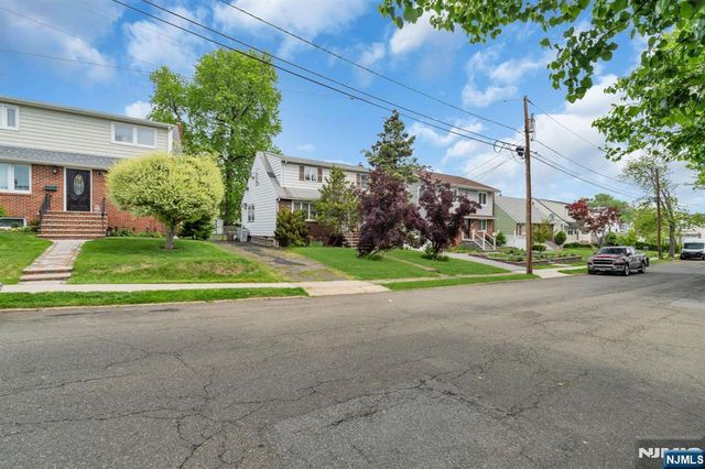 123 Summit Avenue, Elmwood Park, NJ 07407