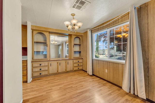 559 Patton Dr, Roseville, CA 95747