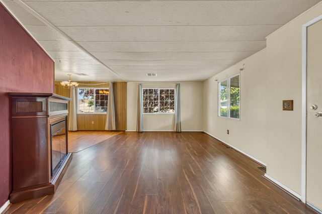 559 Patton Dr, Roseville, CA 95747