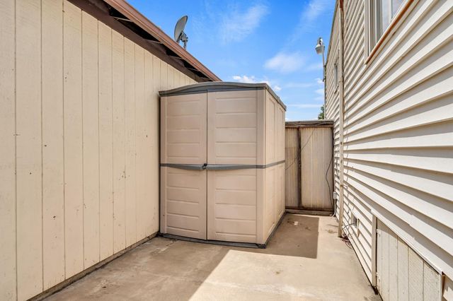 559 Patton Dr, Roseville, CA 95747