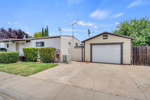 559 Patton Dr, Roseville, CA 95747
