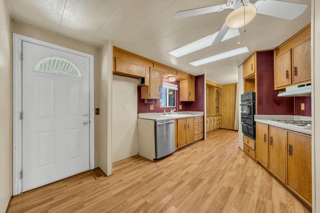559 Patton Dr, Roseville, CA 95747
