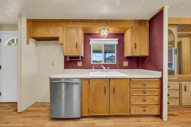 559 Patton Dr, Roseville, CA 95747