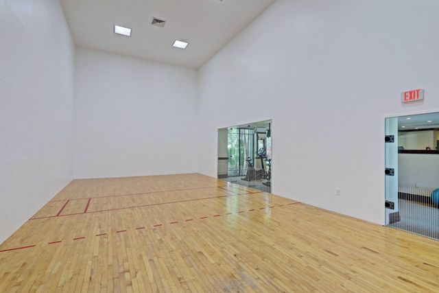 2727 Anzio Court 203, Palm Beach Gardens, FL 33410