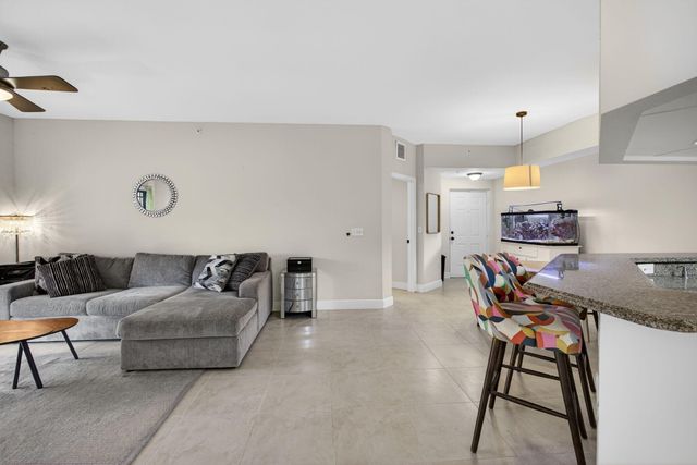 2727 Anzio Court 203, Palm Beach Gardens, FL 33410