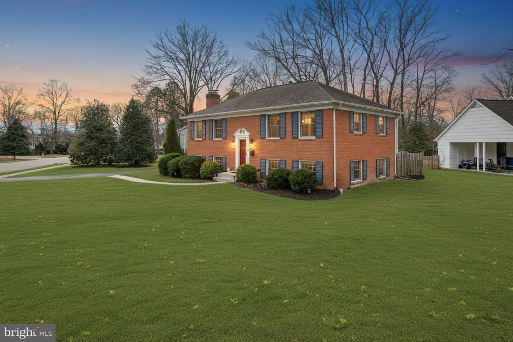 8300 MIDWOOD ST, Alexandria, VA 22308