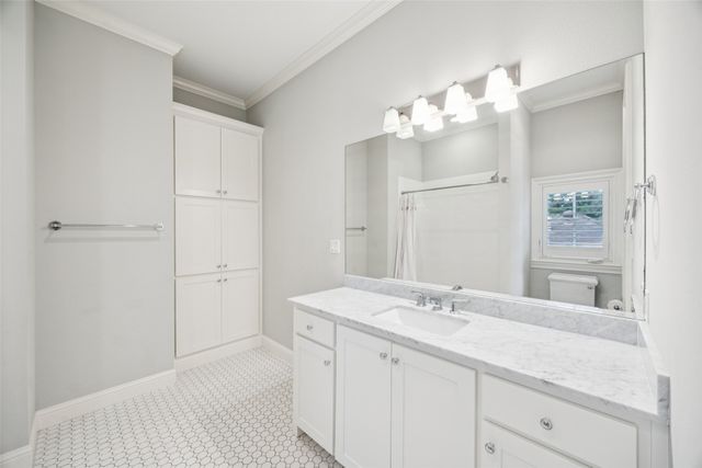 6435 Glenrose Court, Dallas, TX 75214