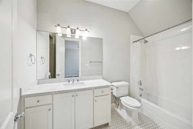 6435 Glenrose Court, Dallas, TX 75214