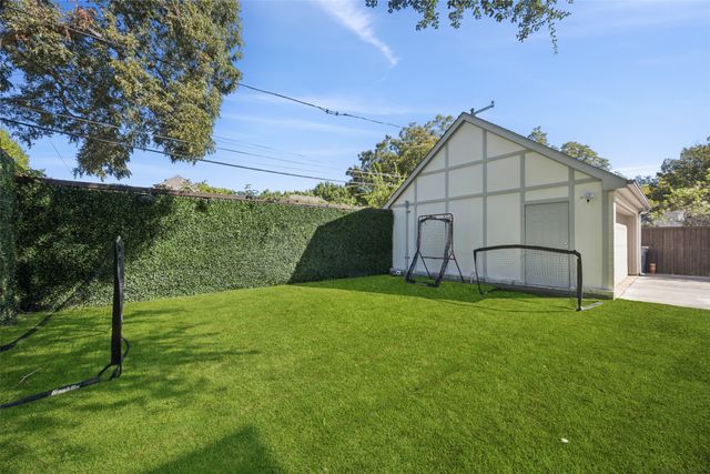 6435 Glenrose Court, Dallas, TX 75214