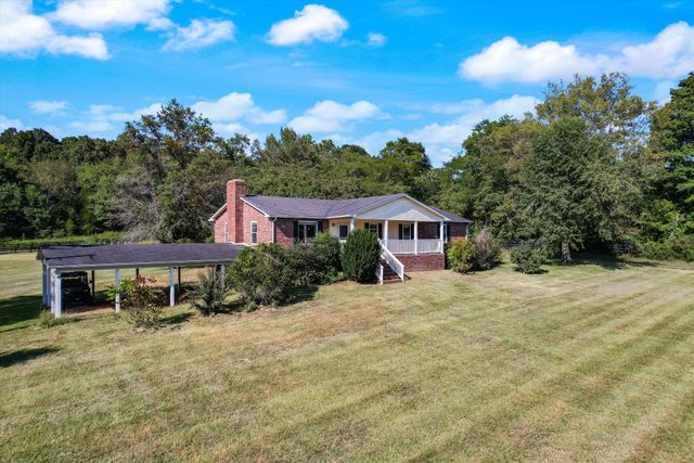 2105 52E Hwy, Portland, TN 37148