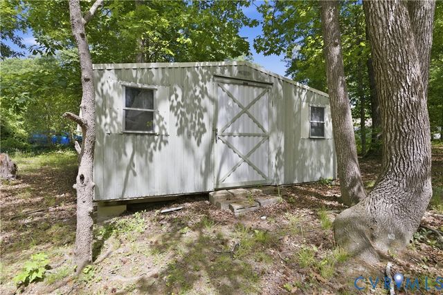 2869 Iverson Rd, Midlothian, VA 23112