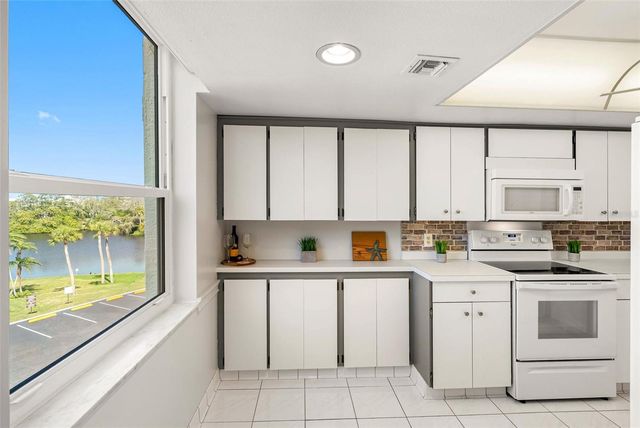 220 BELLEVIEW BOULEVARD 310, Belleair, FL 33756