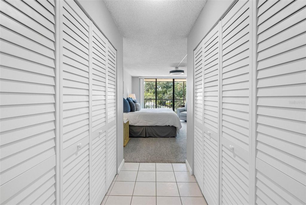 Image 20 of property listing at 220 BELLEVIEW BOULEVARD 310, Belleair, FL 33756