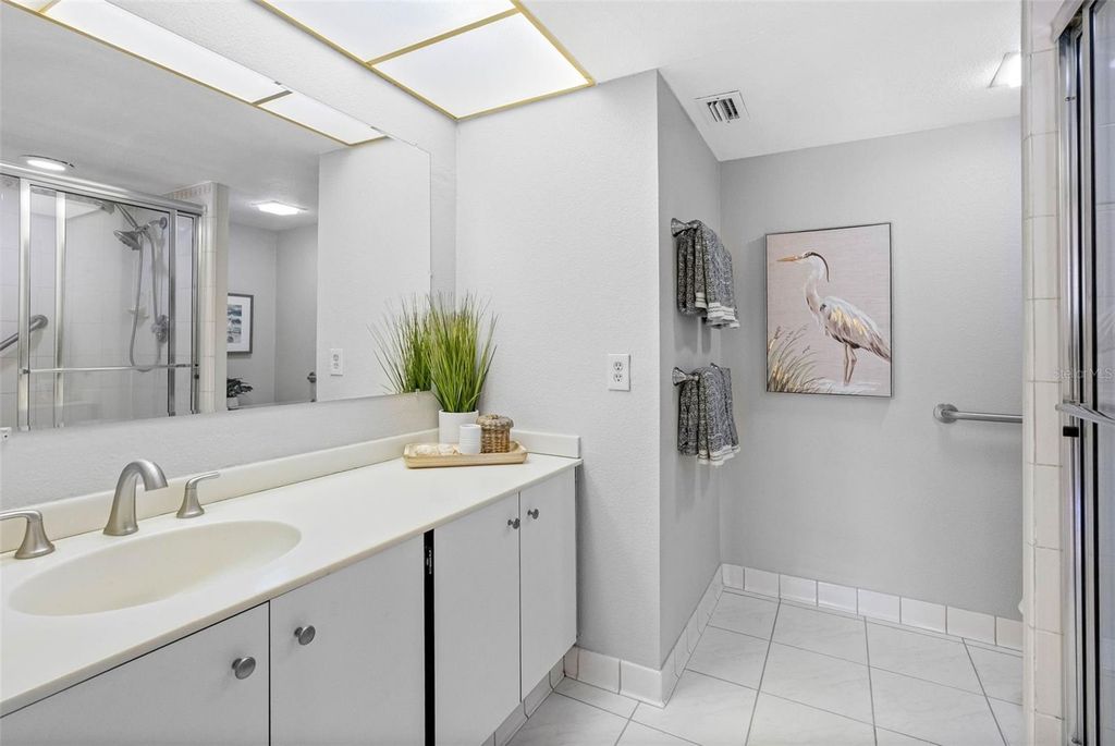 Image 25 of property listing at 220 BELLEVIEW BOULEVARD 310, Belleair, FL 33756