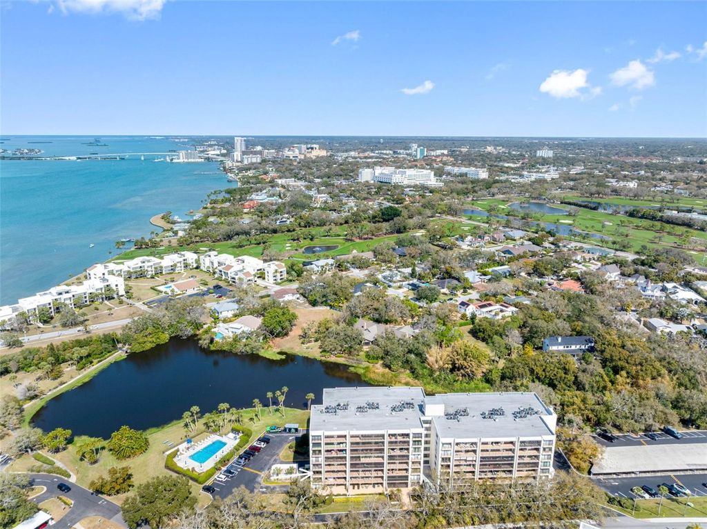 Image 36 of property listing at 220 BELLEVIEW BOULEVARD 310, Belleair, FL 33756