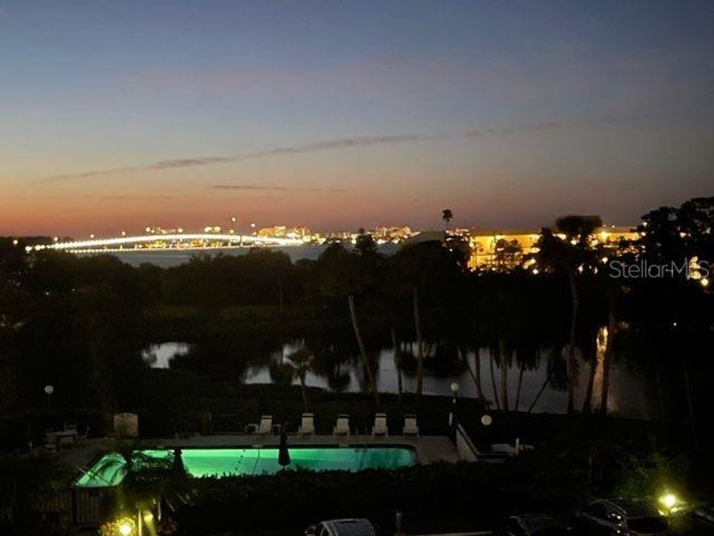 Image 8 of property listing at 220 BELLEVIEW BOULEVARD 310, Belleair, FL 33756