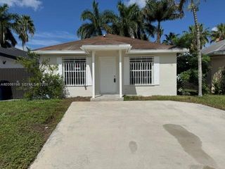 982 SW 9th Court, Florida City, FL 33034