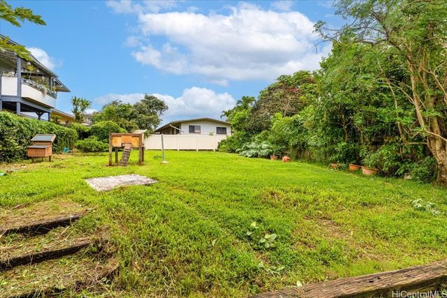 45-694 Halekou Road, Kaneohe, HI 96744