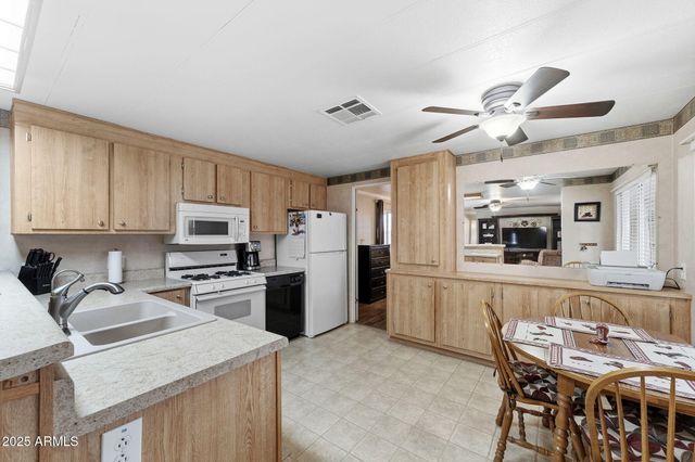 2701 E ALLRED Avenue 20, Mesa, AZ 85204