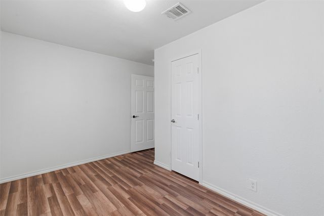 507 S Scullin Avenue, Denison, TX 75020