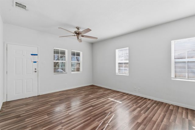 507 S Scullin Avenue, Denison, TX 75020