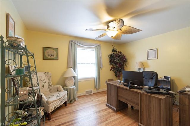1023 Kearns Avenue, Winston-salem, NC 27106