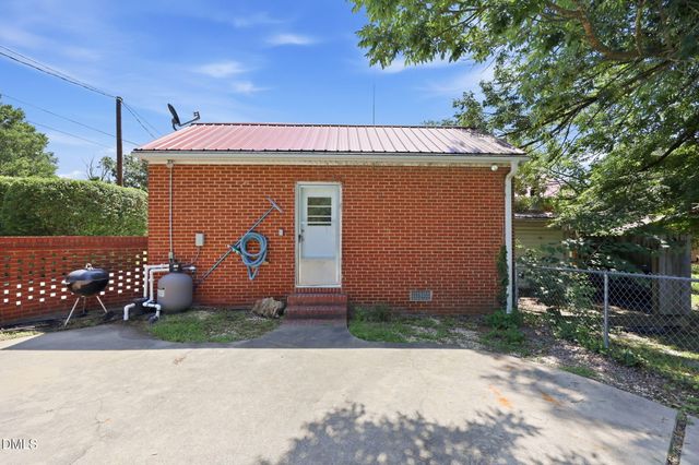 306 Oakgrove Drive, Graham, NC 27253