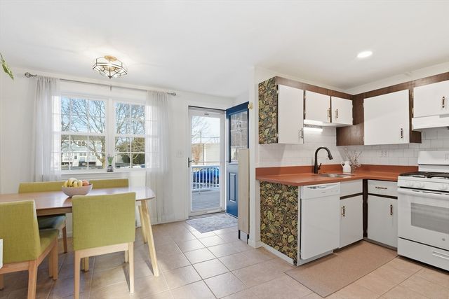 88 Durham Rd 88, Dedham, MA 02026