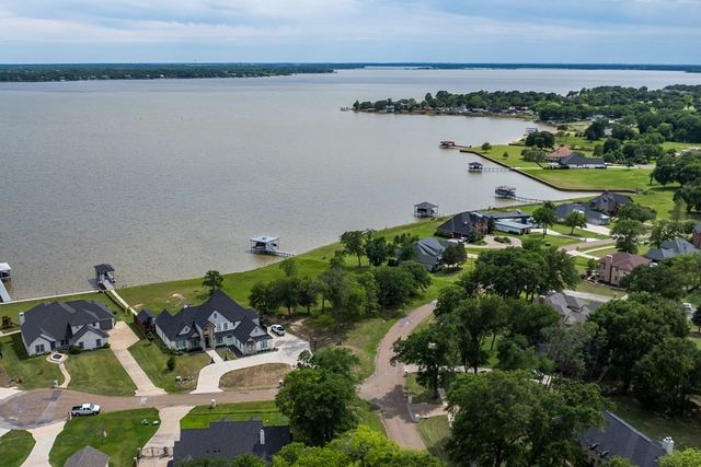 203 Cape Shore Drive, Mabank, TX 75143