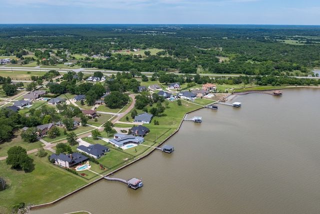 203 Cape Shore Drive, Mabank, TX 75143