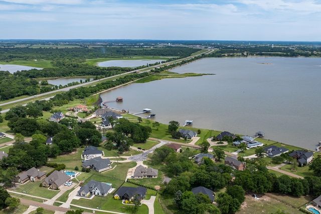 203 Cape Shore Drive, Mabank, TX 75143