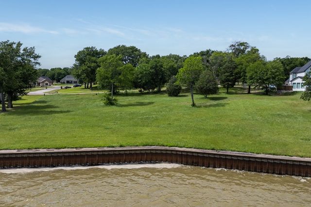203 Cape Shore Drive, Mabank, TX 75143