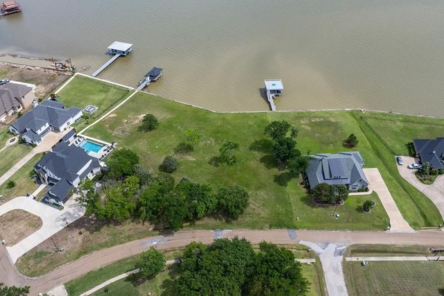 203 Cape Shore Drive, Mabank, TX 75143