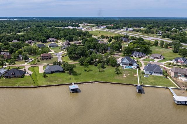 203 Cape Shore Drive, Mabank, TX 75143